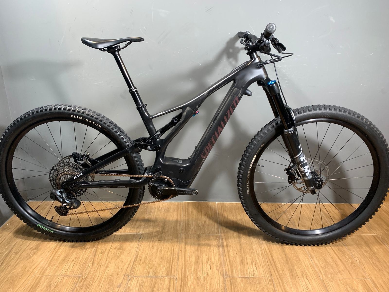 Bicicleta Seminova Specialized Turbo Levo Comp Carbon 2021 Tamanho M