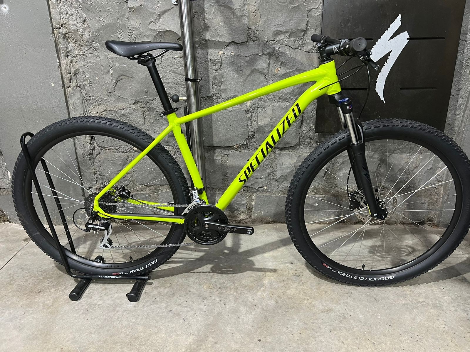 Bicicleta Seminova Specialized Rockhopper Sport 2019 L